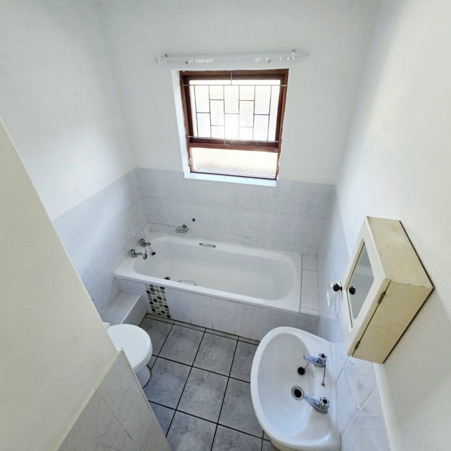To Let 2 Bedroom Property for Rent in Kabega Park Eastern Cape